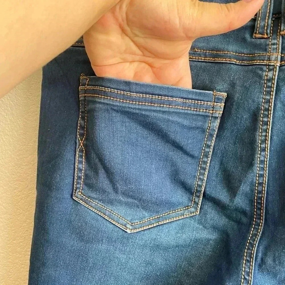 Cayon River Blues Preowned Plus-size Capris 16 - Picture 7 of 11